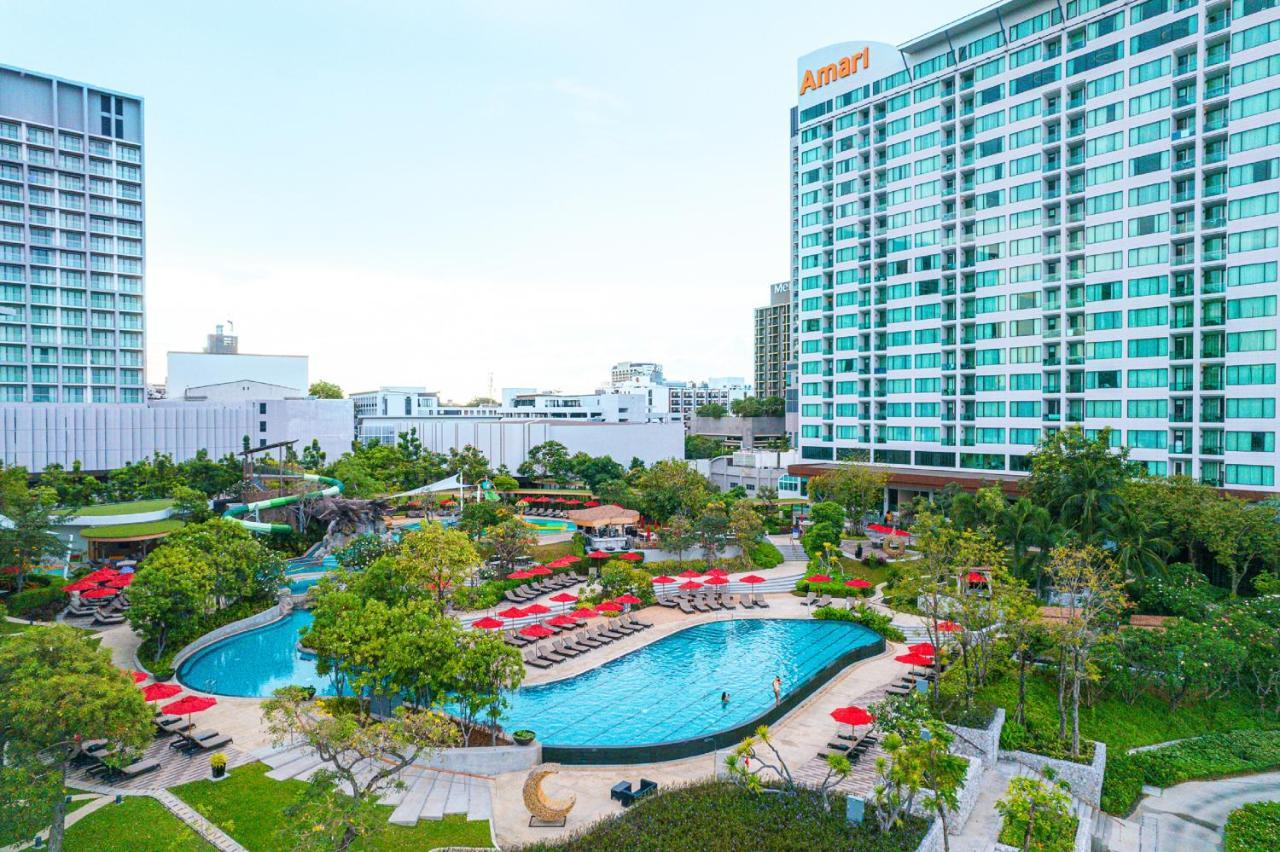 Hotel Amari Pattaya Esterno foto A view of the pool at the hotel