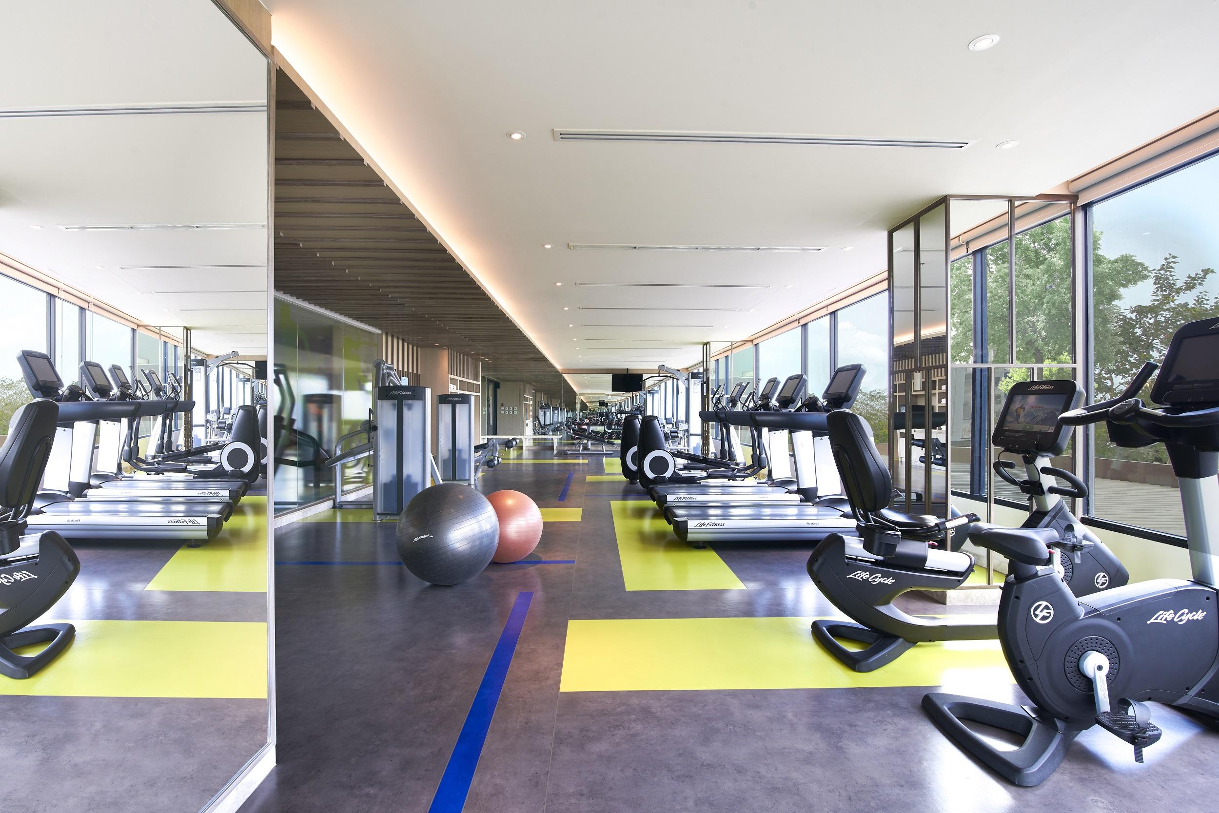 Hotel Amari Pattaya Esterno foto The gym at the hotel