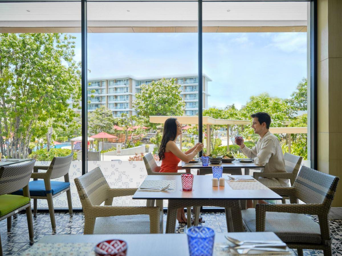 Hotel Amari Pattaya Esterno foto The Beach Club