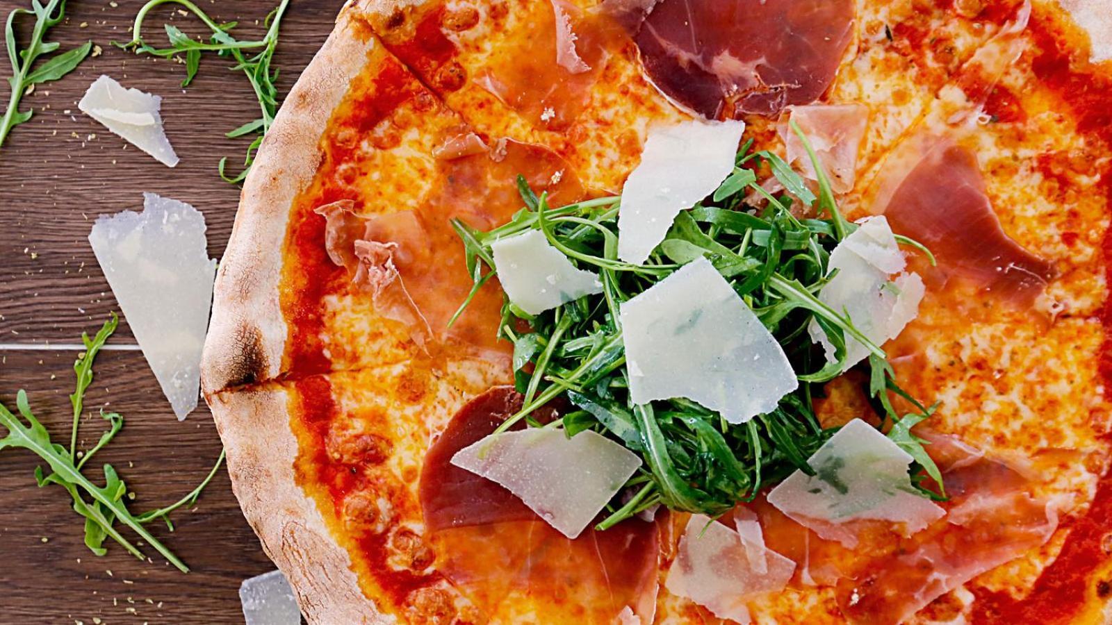 Hotel Amari Pattaya Esterno foto Parmigiano-Reggiano on a pizza