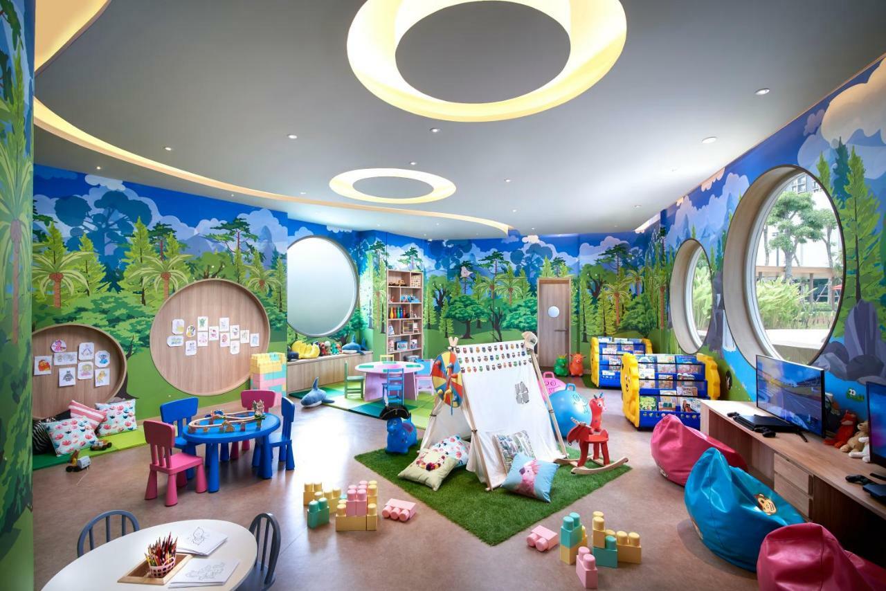 Hotel Amari Pattaya Esterno foto The Club, the hotel's children's club